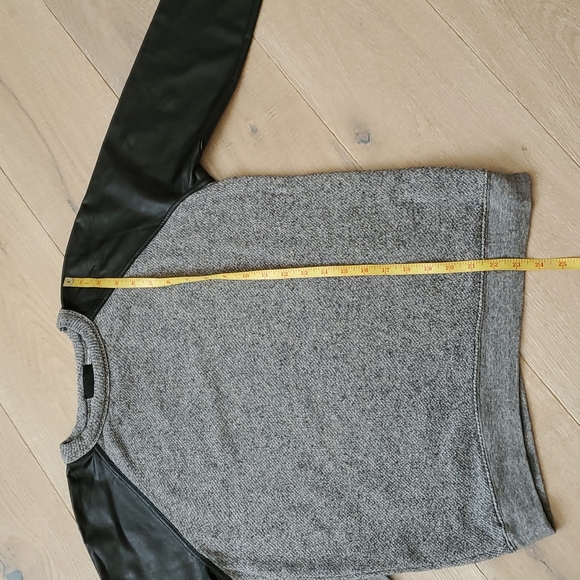 Aritzia Wilfred Free Crewneck Black Gray Sweater Faux Leather Raglan Sleeves - Picture 7 of 9